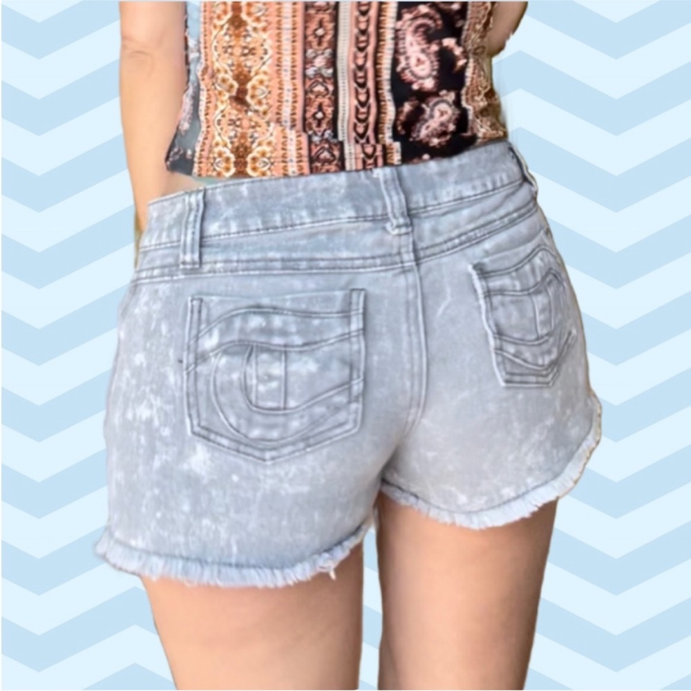 Tripp NYC Light Rise Low Wash Shorts Size 3 Super Comfy & Super Cute! - Picture 3 of 4